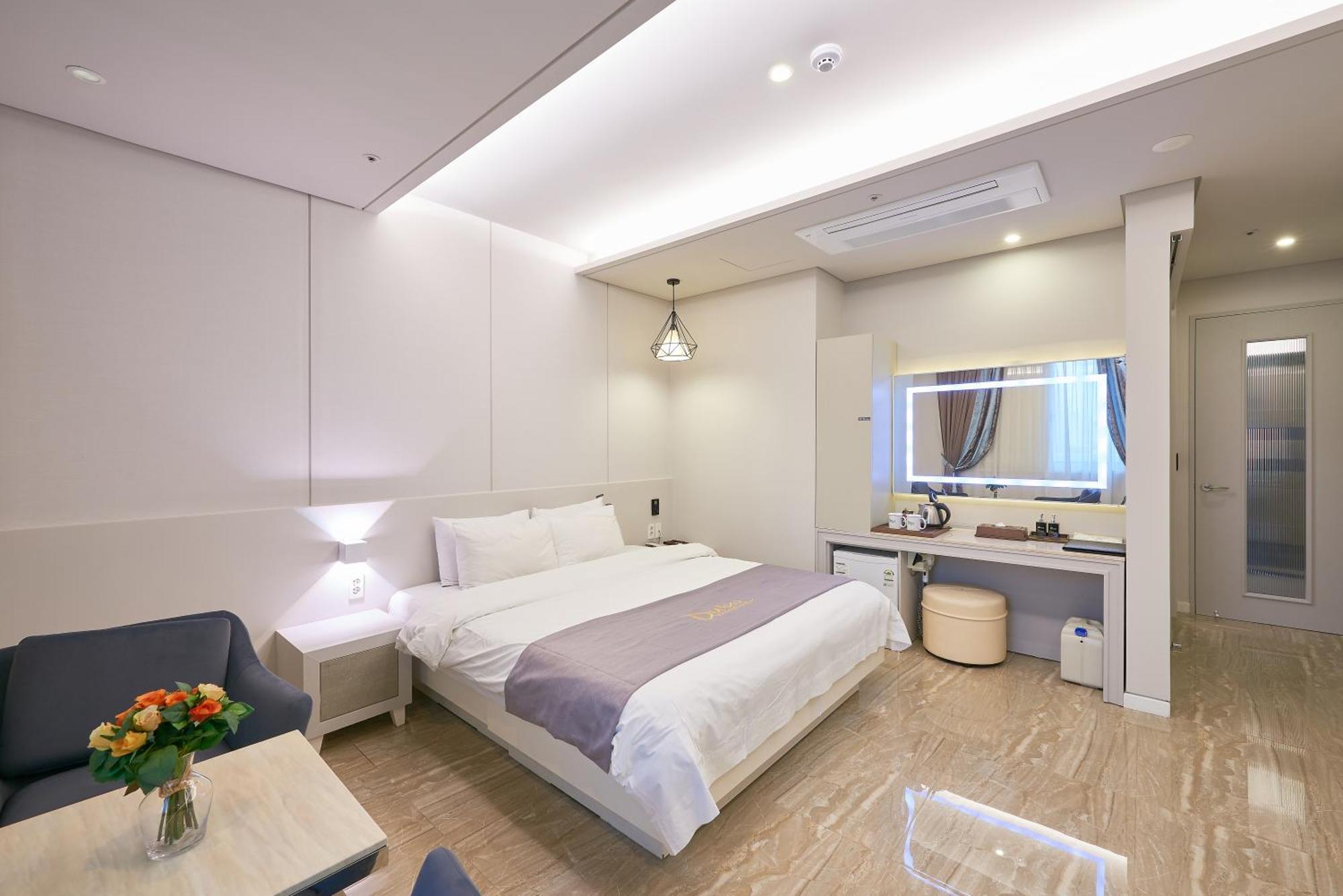 Dubai Hotel Gwangju Metropolitan City Extérieur photo