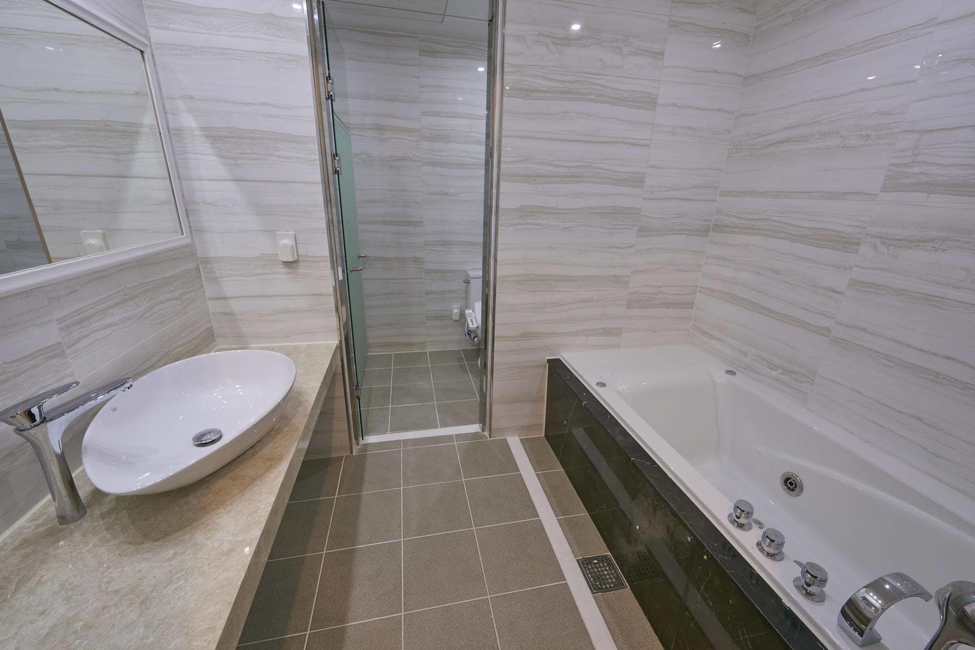 Dubai Hotel Gwangju Metropolitan City Extérieur photo