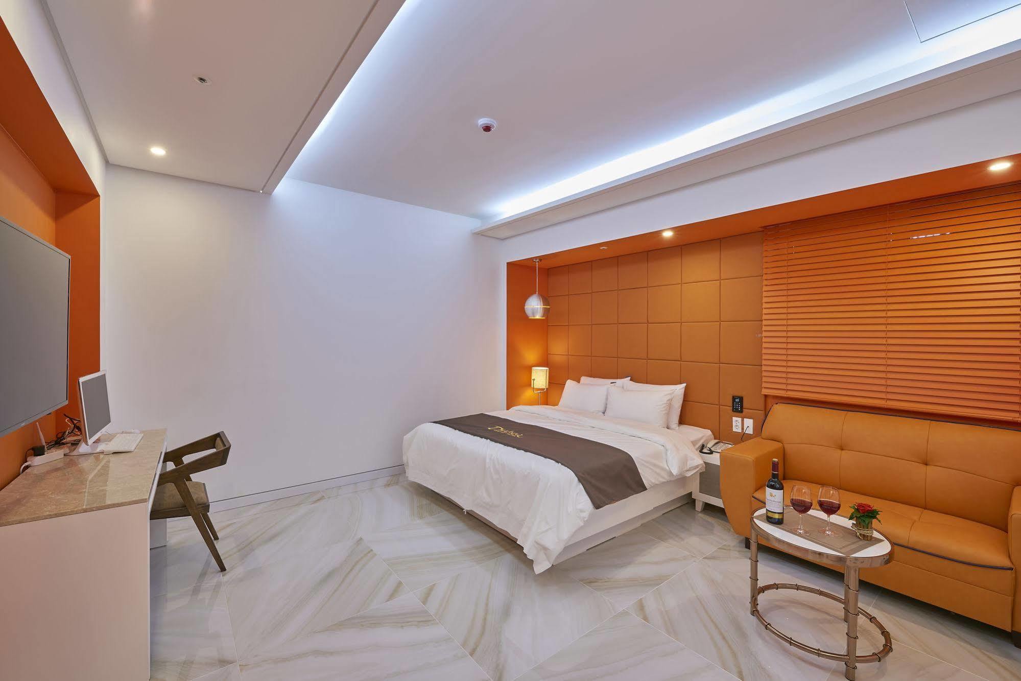 Dubai Hotel Gwangju Metropolitan City Extérieur photo
